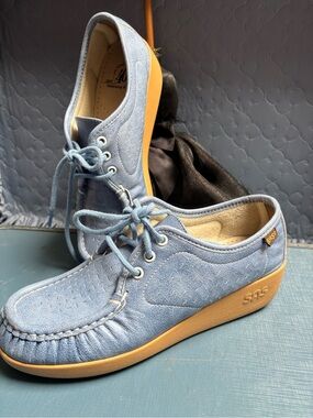 SAS Women's Light Blue Lace-Up Comfort Shoe size 7.5